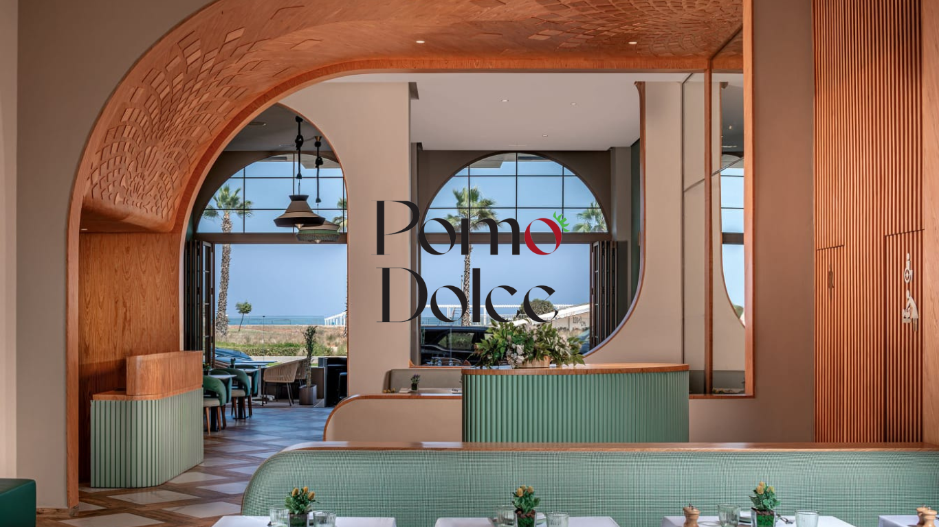 Dining room and atmosphere at Pomo Dolce